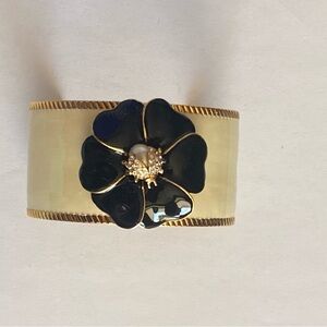 Gorgeous STELLA&DOT Enamel Cream Black Faux Pearl Gold Tone Bangle Brace…